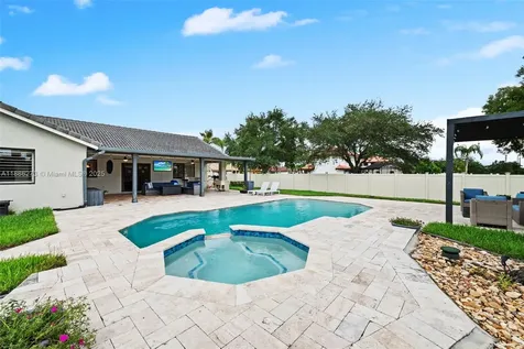 6411 Olde Moat Way Davie FL 33331