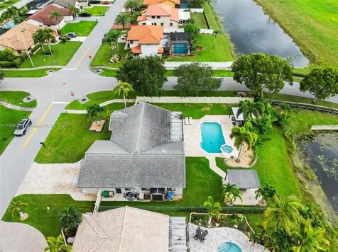 6411 Olde Moat Way Davie FL 33331