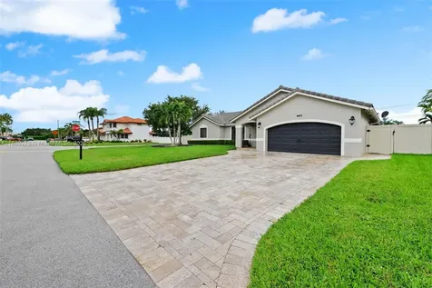 6411 Olde Moat Way Davie FL 33331