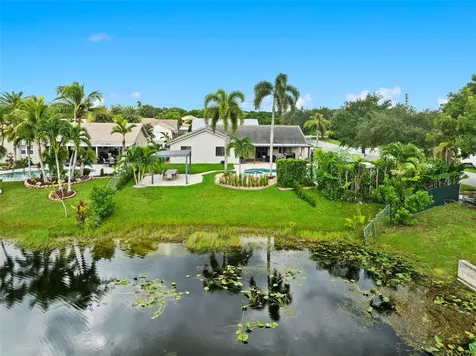 6411 Olde Moat Way Davie FL 33331