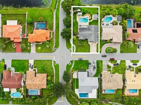 6411 Olde Moat Way Davie FL 33331