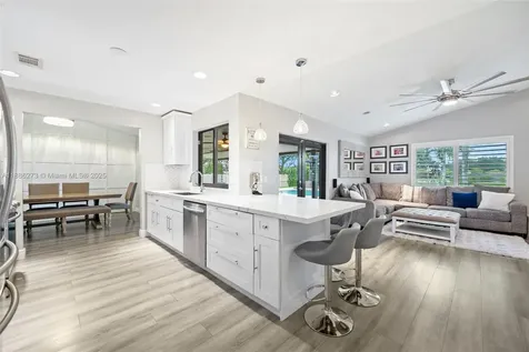 6411 Olde Moat Way Davie FL 33331