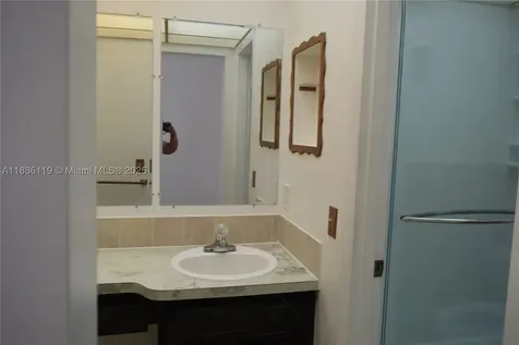 2901 NW 47th Terrace Lauderdale Lakes FL 33313