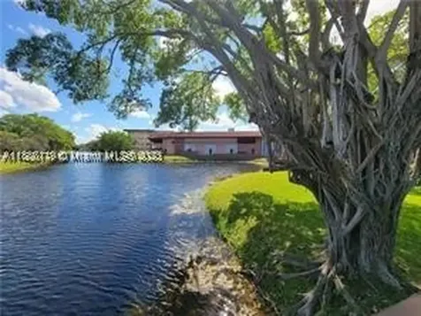 2901 NW 47th Terrace Lauderdale Lakes FL 33313