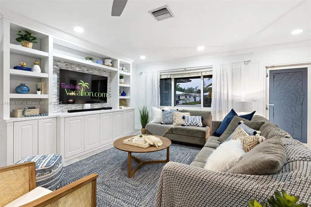 2580 SE 2nd Court Hillsboro Beach FL 33062