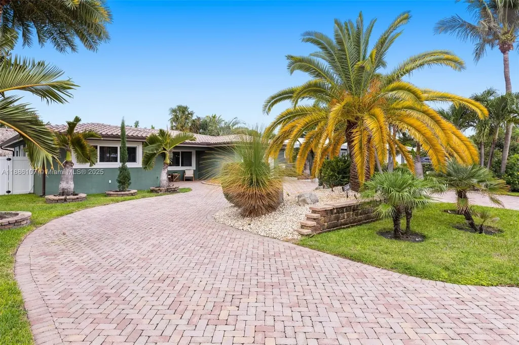 2580 SE 2nd Court Hillsboro Beach FL 33062