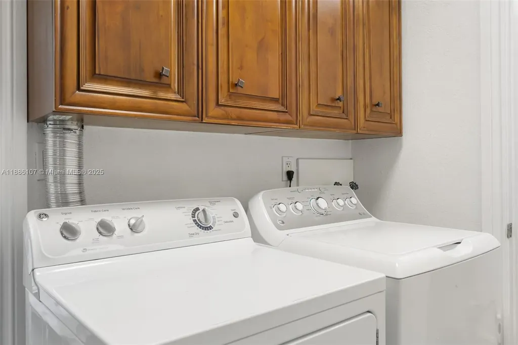 2580 SE 2nd Court Hillsboro Beach FL 33062