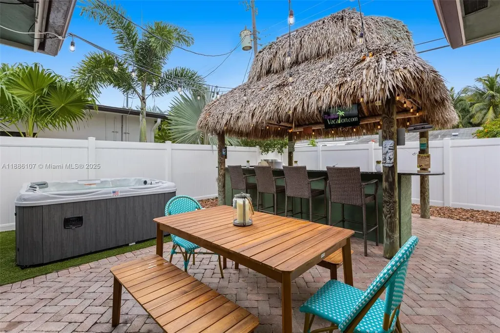 2580 SE 2nd Court Hillsboro Beach FL 33062