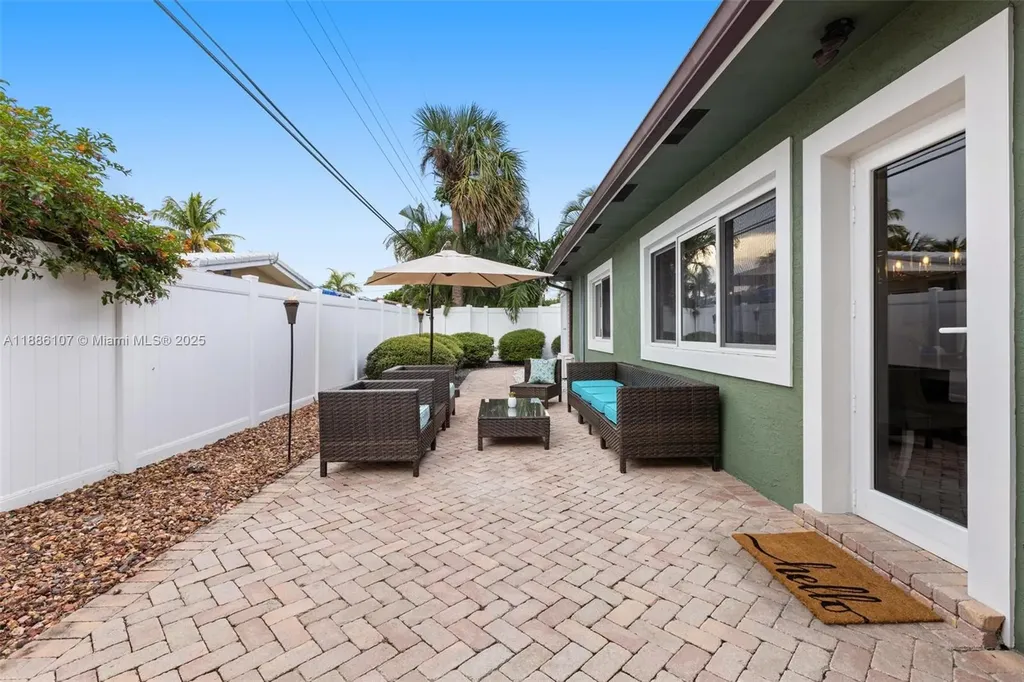 2580 SE 2nd Court Hillsboro Beach FL 33062