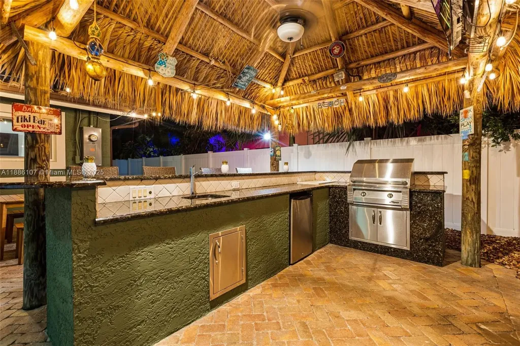 2580 SE 2nd Court Hillsboro Beach FL 33062