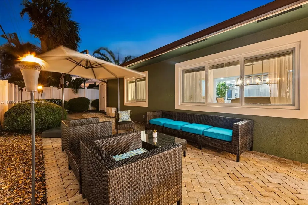 2580 SE 2nd Court Hillsboro Beach FL 33062