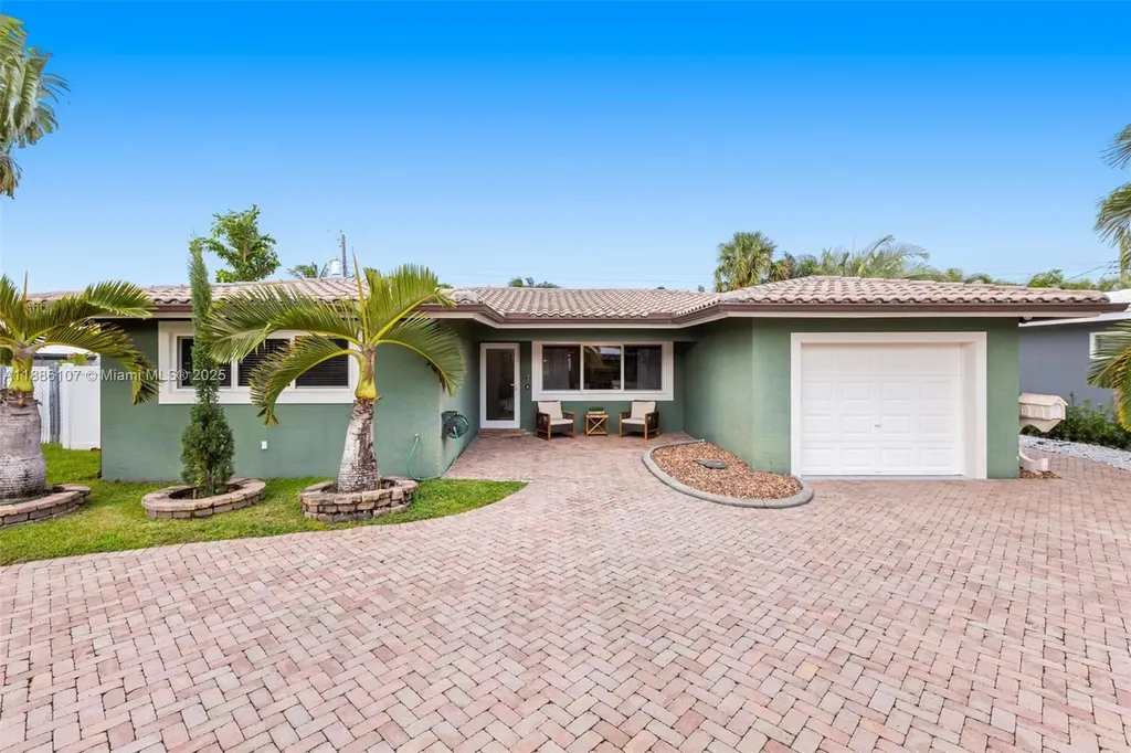 2580 SE 2nd Court Hillsboro Beach FL 33062