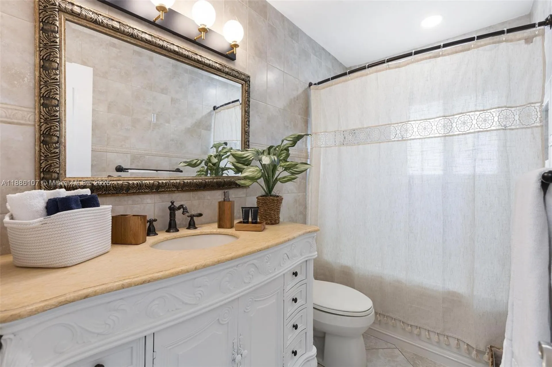 2580 SE 2nd Court Hillsboro Beach FL 33062