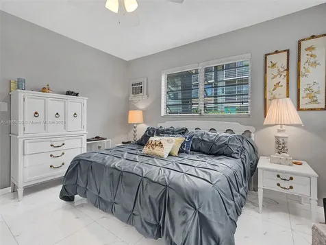 17090 NE 14th Avenue North Miami Beach FL 33162
