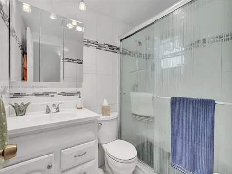 17090 NE 14th Avenue North Miami Beach FL 33162