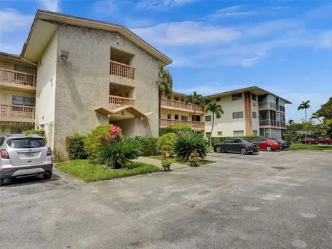 17090 NE 14th Avenue North Miami Beach FL 33162