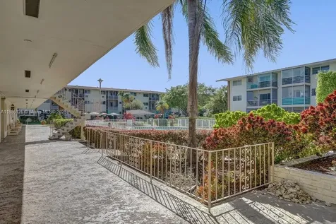 17090 NE 14th Avenue North Miami Beach FL 33162