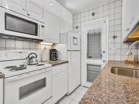 17090 NE 14th Avenue North Miami Beach FL 33162