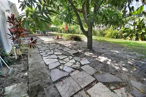 195 NE 121st Terrace North Miami FL 33161