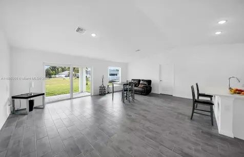 4217 NE 23rd Place Cape Coral FL 33909