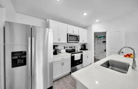 4217 NE 23rd Place Cape Coral FL 33909