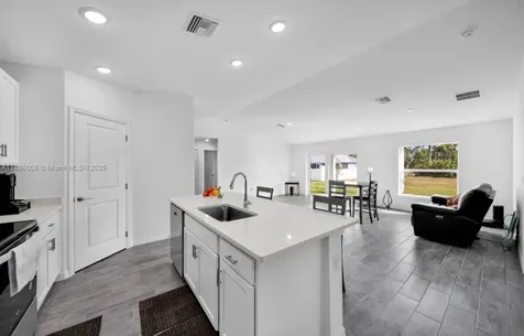 4217 NE 23rd Place Cape Coral FL 33909