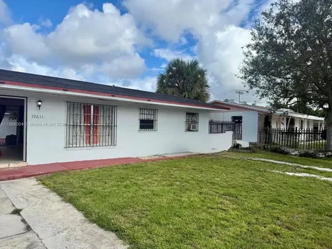 19611 NW 47th Avenue Miami Gardens FL 33055