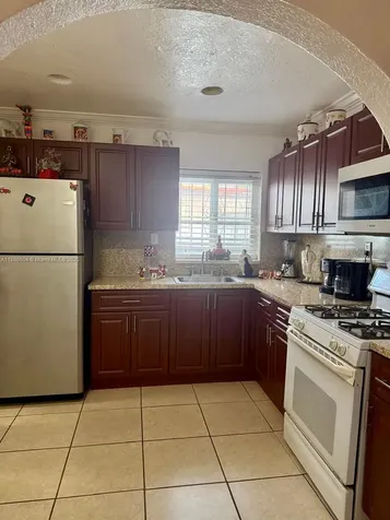 19611 NW 47th Avenue Miami Gardens FL 33055
