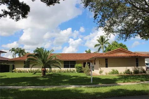 16100 W Prestwick Place Miami Lakes FL 33014