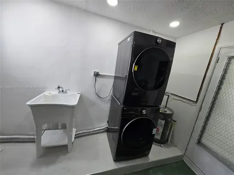 600 SW 8th Place Boynton Beach FL 33426