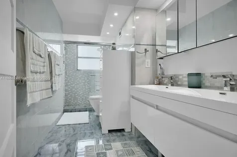 6039 Collins Avenue Miami Beach FL 33140
