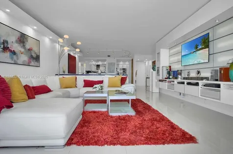 6039 Collins Avenue Miami Beach FL 33140
