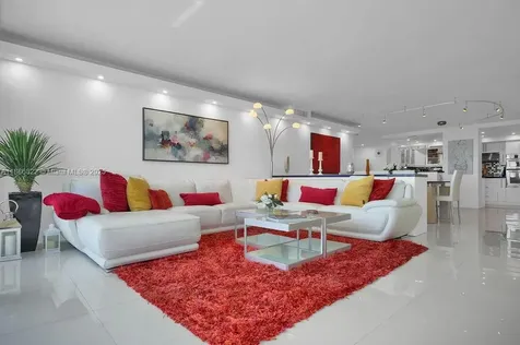 6039 Collins Avenue Miami Beach FL 33140