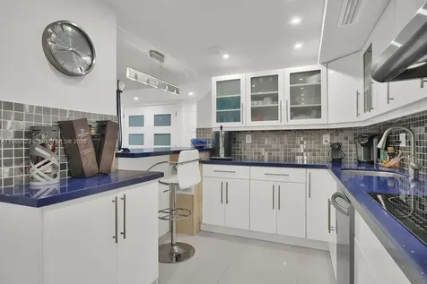 6039 Collins Avenue Miami Beach FL 33140