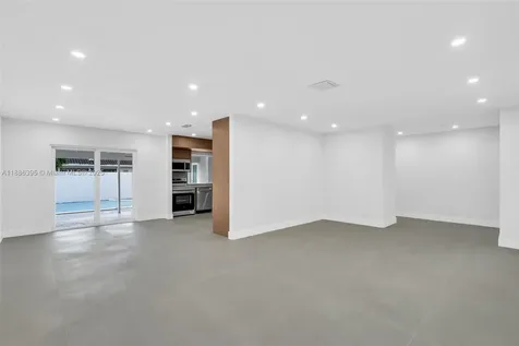 5360 SW 9th Street Plantation FL 33317