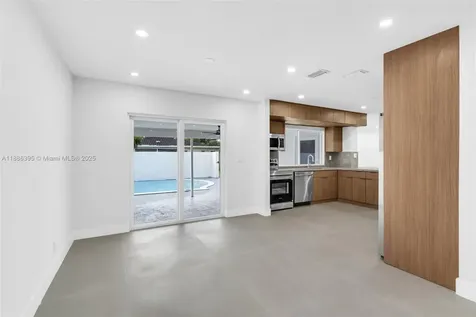 5360 SW 9th Street Plantation FL 33317