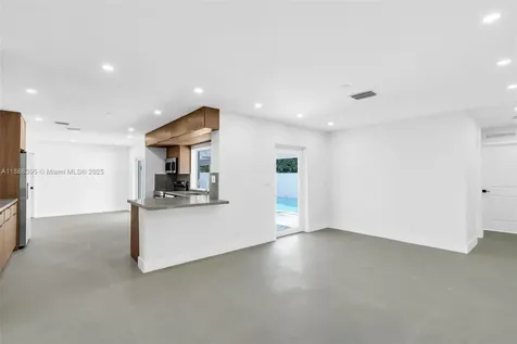 5360 SW 9th Street Plantation FL 33317