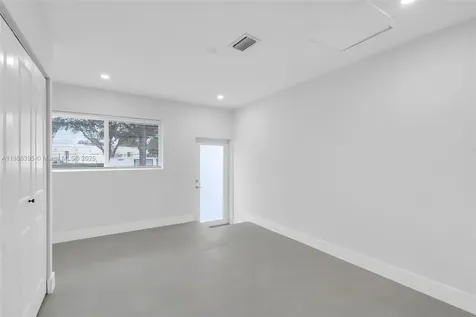 5360 SW 9th Street Plantation FL 33317