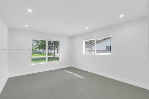 5360 SW 9th Street Plantation FL 33317