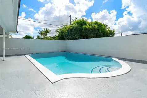 5360 SW 9th Street Plantation FL 33317
