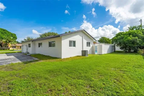 5360 SW 9th Street Plantation FL 33317
