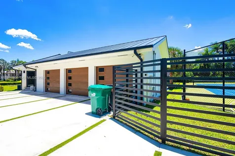 10506 SW 89 Place Miami FL 33176