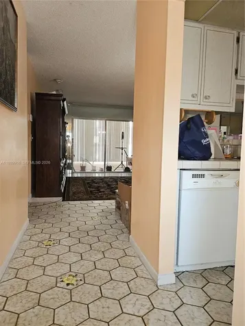 5121 W Oakland Park Boulevard Lauderdale Lakes FL 33313