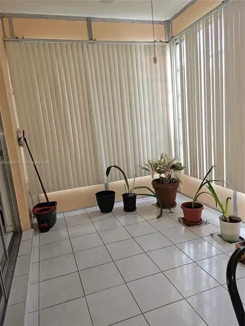 5121 W Oakland Park Boulevard Lauderdale Lakes FL 33313