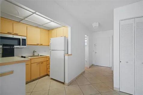 7904 West Drive North Bay Village FL 33141