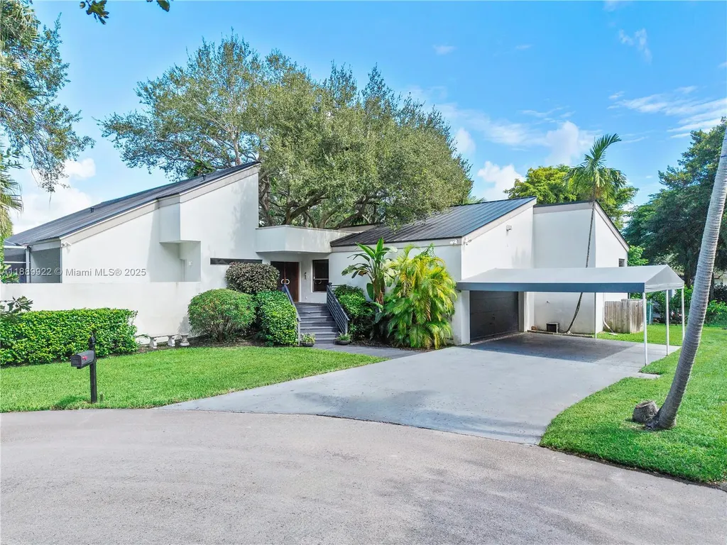7605 SW 160th Terrace Palmetto Bay FL 33157