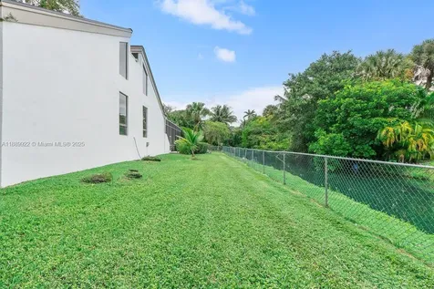 7605 SW 160th Terrace Palmetto Bay FL 33157