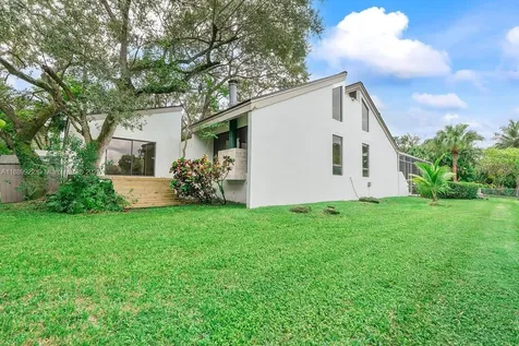 7605 SW 160th Terrace Palmetto Bay FL 33157