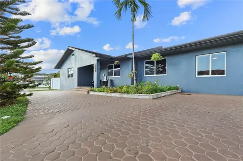 9795 NW 27th Terrace Doral FL 33172