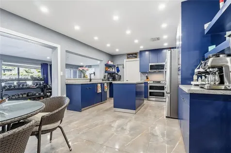 9795 NW 27th Terrace Doral FL 33172